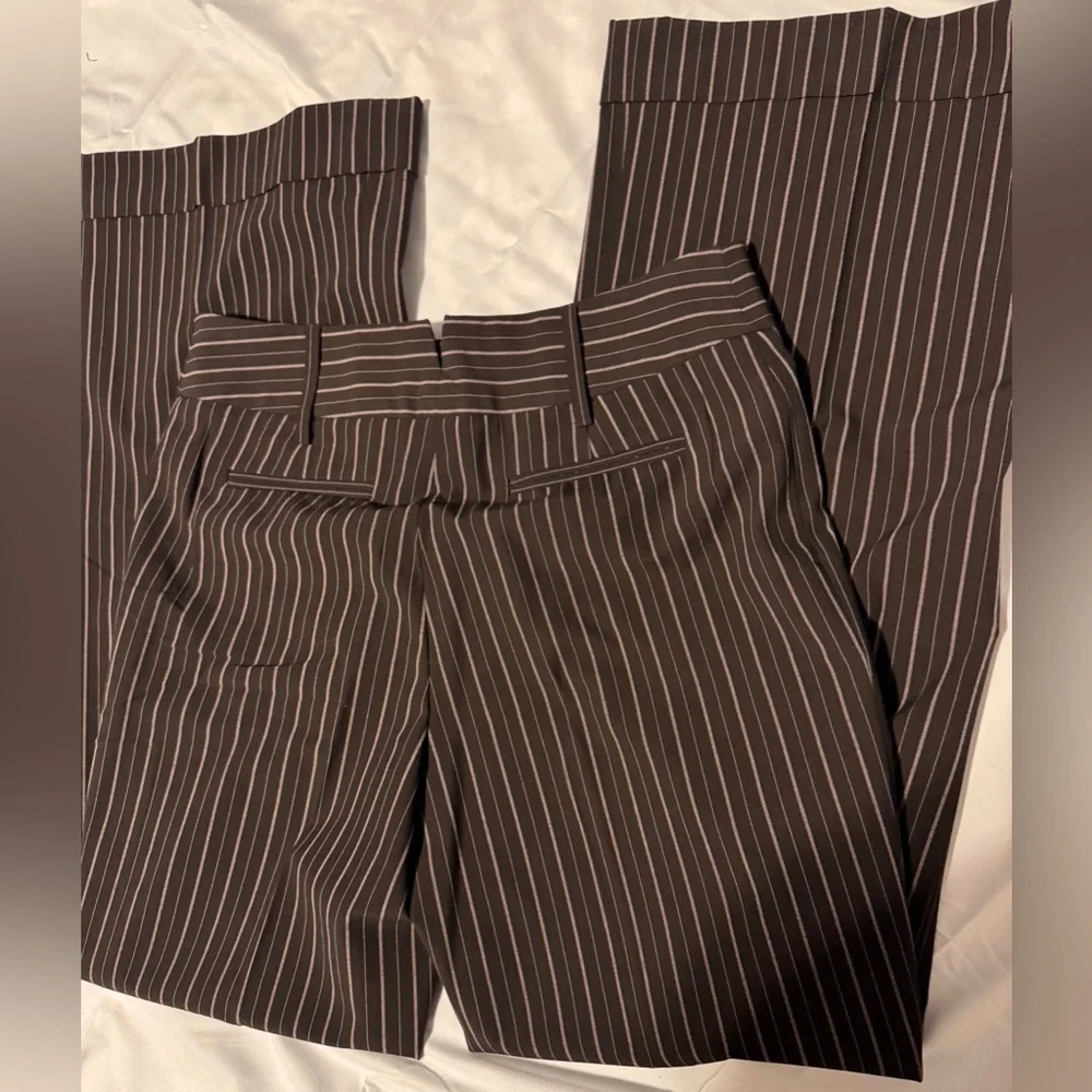 Nine West Chocolate Brown Pinstripe Trousers with Cuffed Hem & Notch in Back EUC
